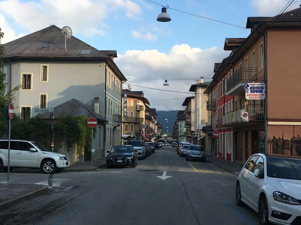 La Mansardina In Centro Asiago Italie